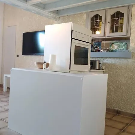 Apartment Joli Independant Avec Jardin Et Piscine Partages Arces-sur-Gironde