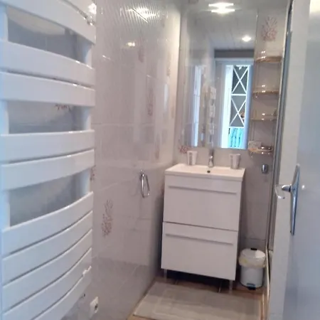 公寓 Joli Independant Avec Jardin Et Piscine Partages Arces-sur-Gironde